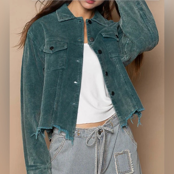 NWOT POL HUNTER GREEN BUTTON DOWN DISTRESSED HEM CORDUROY JACKET - Picture 3 of 8